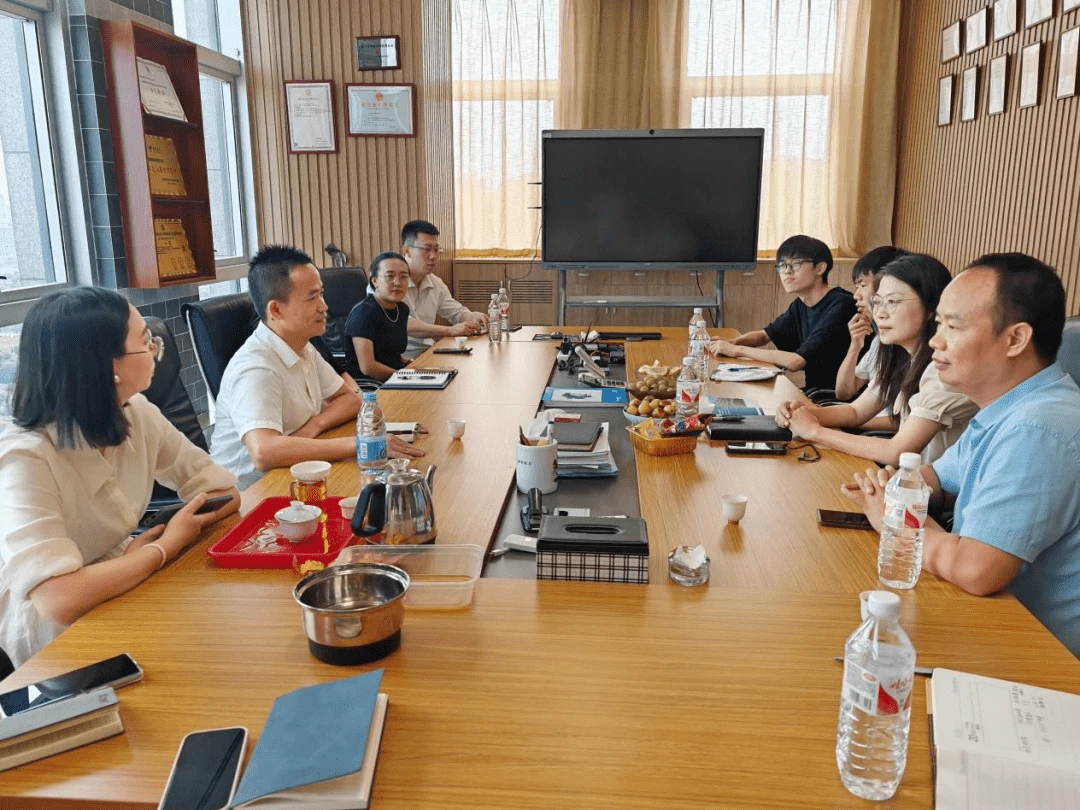 Our company representatives had cordial exchanges with school staff Our company representatives had cordial exchanges with school staff